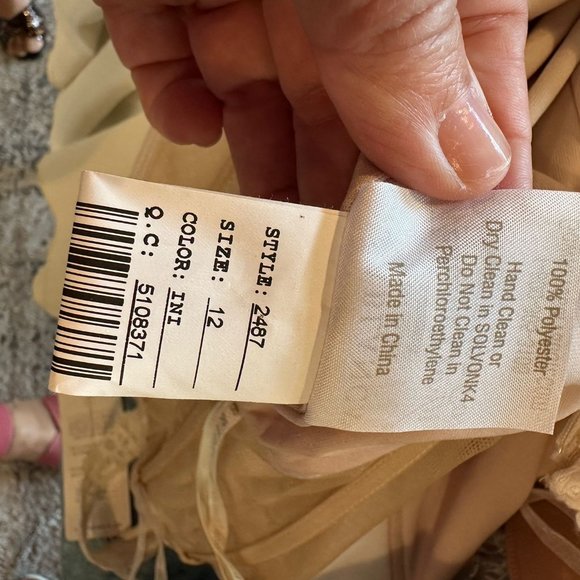 (Never Worn) Casablanca Wedding Dress - Picture 2 of 12